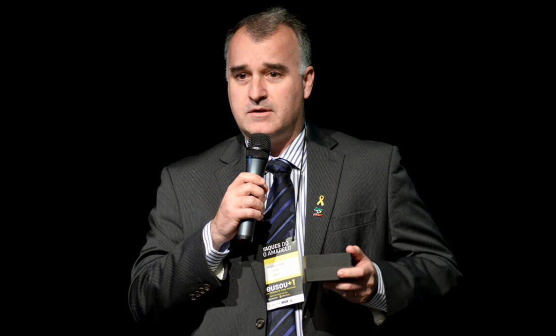 “O que mais salva vidas no trauma não é robô, não é helicóptero: é organizar o sistema de atendimento”, diz o cirurgião Gustavo Fraga