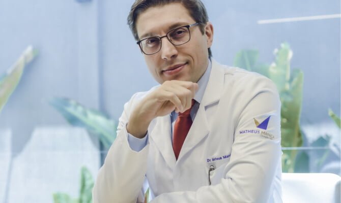 Matheus Manica, cirurgião plástico especialista em adequação genital.