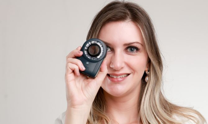 Lucia Rebello, médica dermatologista e membro da Sociedade Brasileira de Dermatologia.